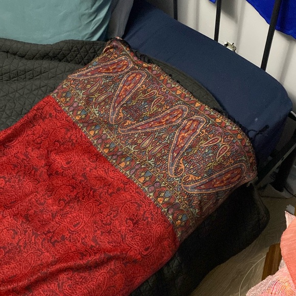 Red Scarf - Picture 1 of 2